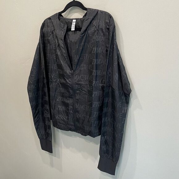 NWT Zyia Active Breeze Jacket in Black - Size: XXL - Picture 4 of 11